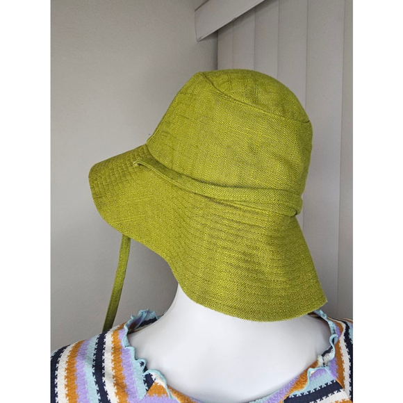 Beautiful Green Bucket Hat Gently Used - Picture 2 of 14